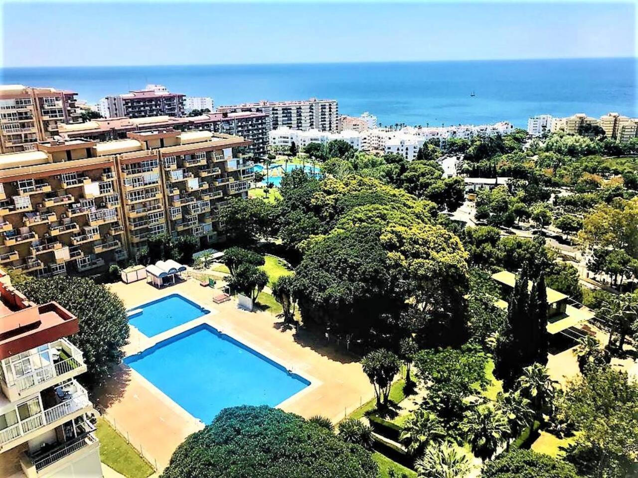 Alojamiento Hércules Benalmádena Esterno foto